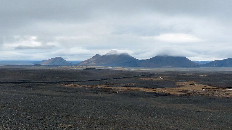 B (1) A range of mountains near Modrudalur.JPG